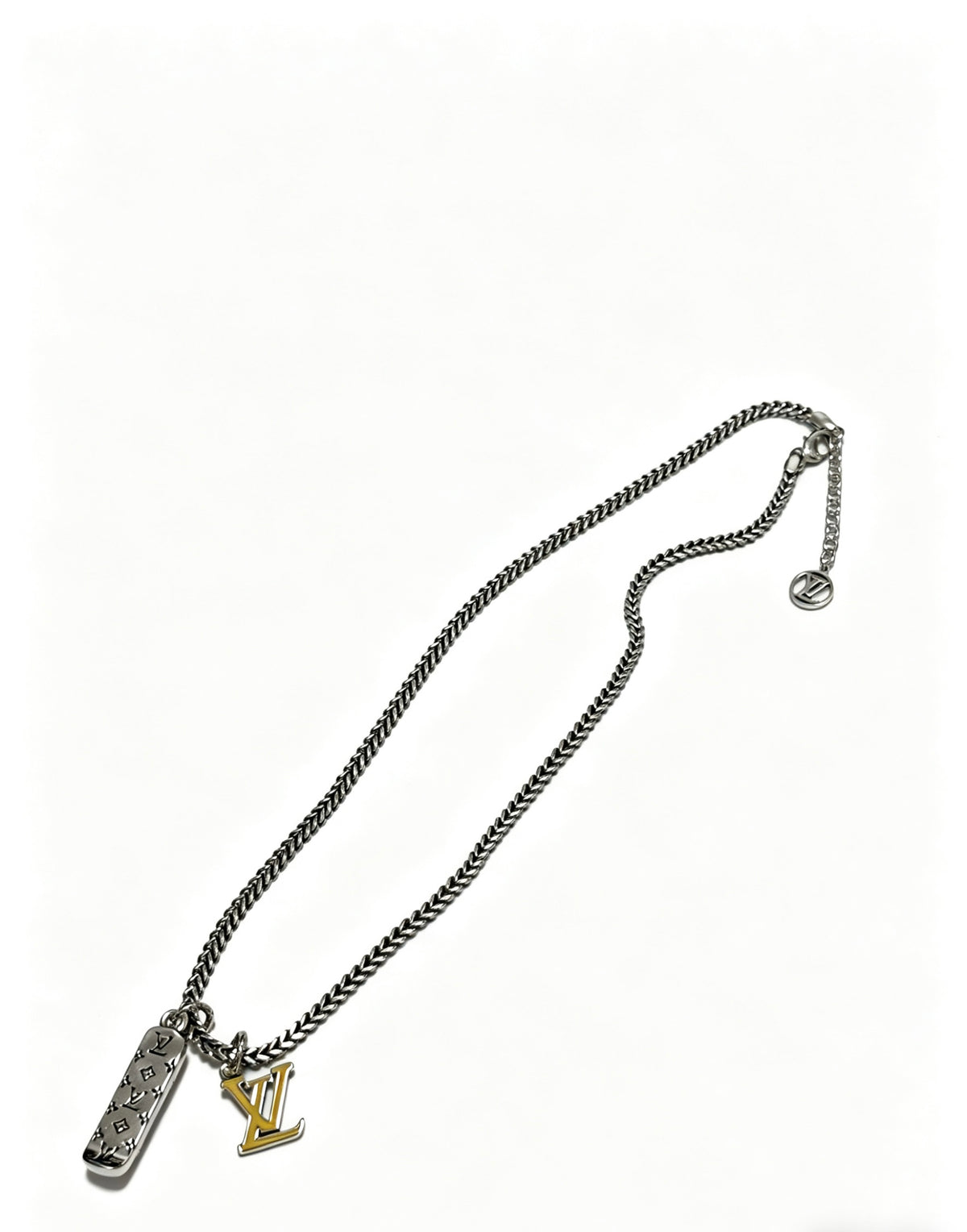 Chain Pendant Necklace in Silver-Tone – Design 011 front product view