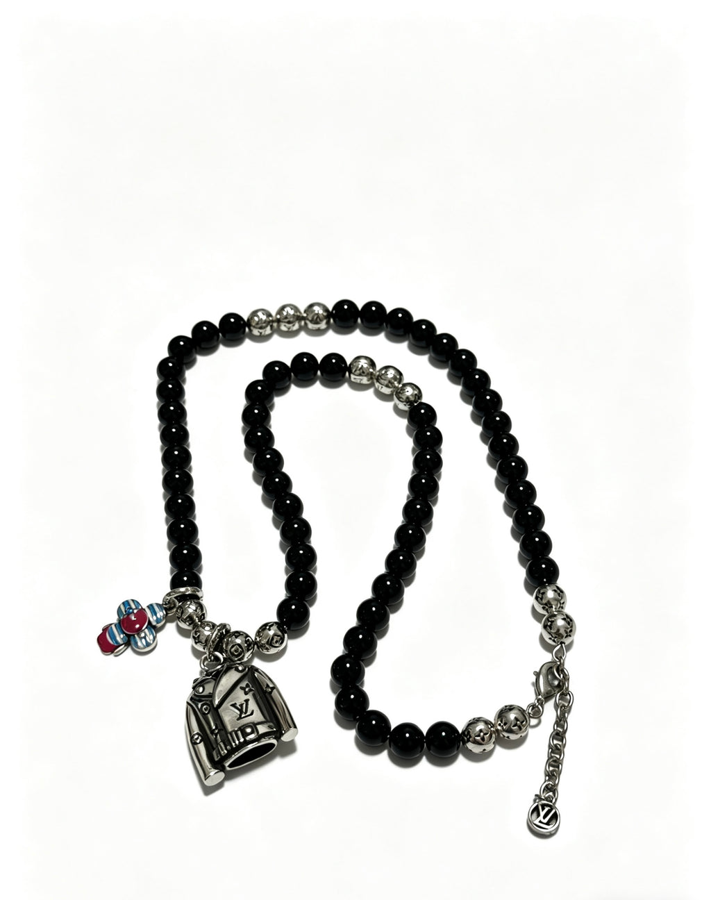Chain Pendant Necklace in Silver-Tone – Design 010 side detail