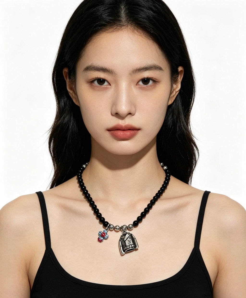 Chain Pendant Necklace in Silver-Tone – Design 010 close-up detail