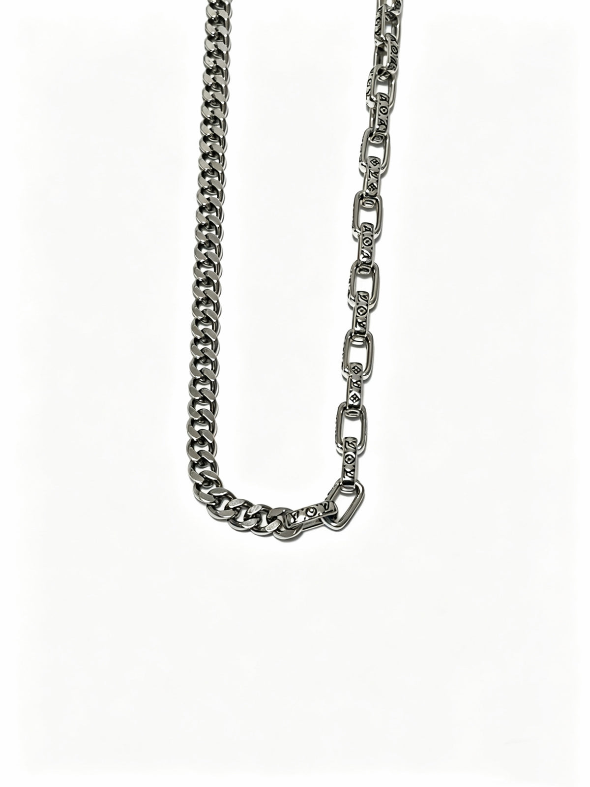 Chain Pendant Necklace in Silver-Tone – Design 007 detail view