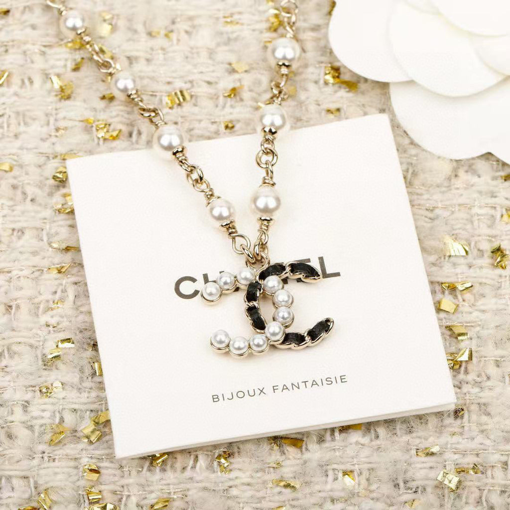 Double-C Emblem Pearl-Detail Pendant Necklace – Pearl Detail – Design 053 side detail