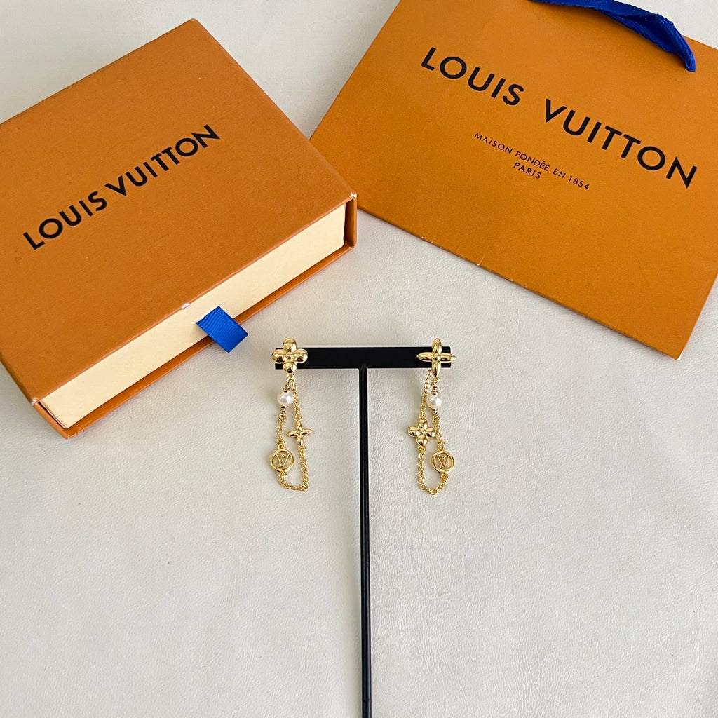Geometric Emblem Stud Earrings in Polished Metal-Tone – Design 023 front product view