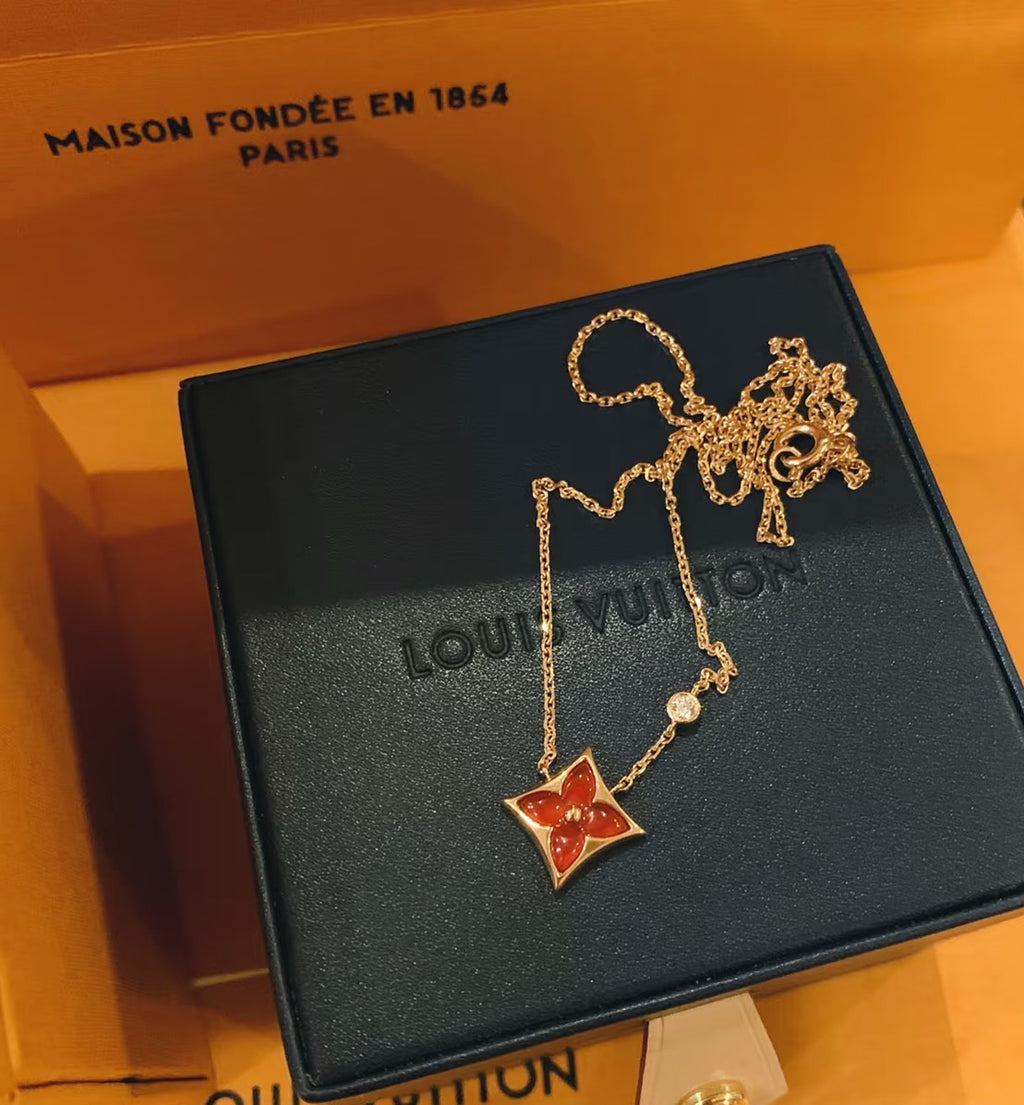 Geometric Emblem Pendant Necklace in Polished Metal-Tone – Design 022 detail view