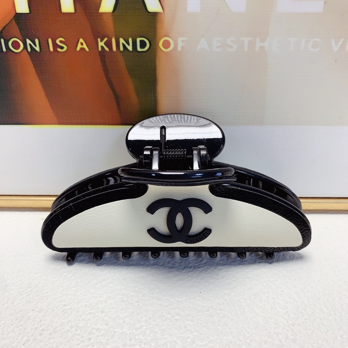 Signature Emblem Hair Clip – Black Detail detail view