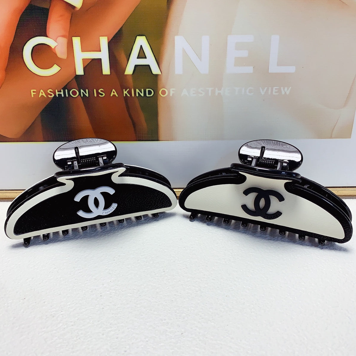 Signature Emblem Hair Clip – Black Detail main product view