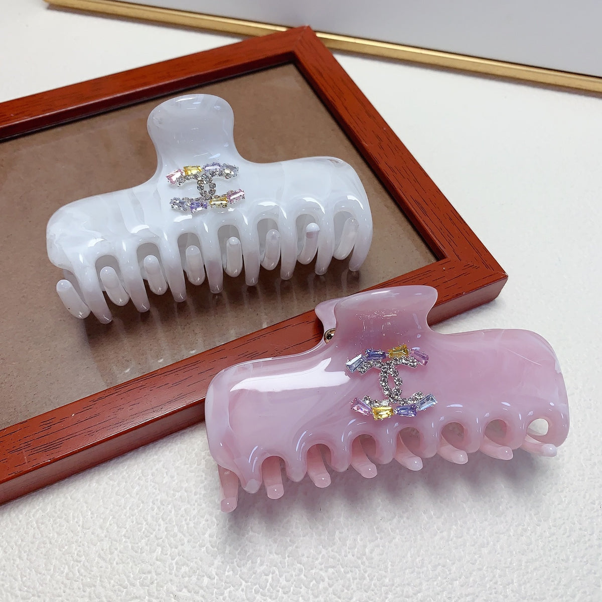 Signature Emblem Hair Clip – Design 004 front product view