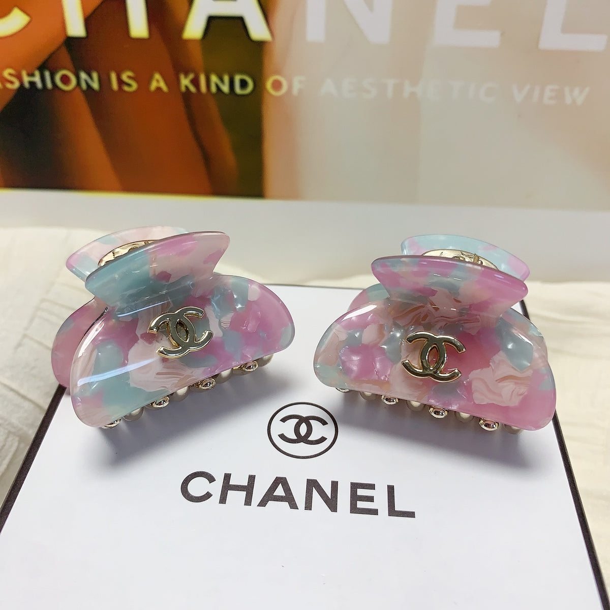 Signature Emblem Hair Clip – Design 005 front product view