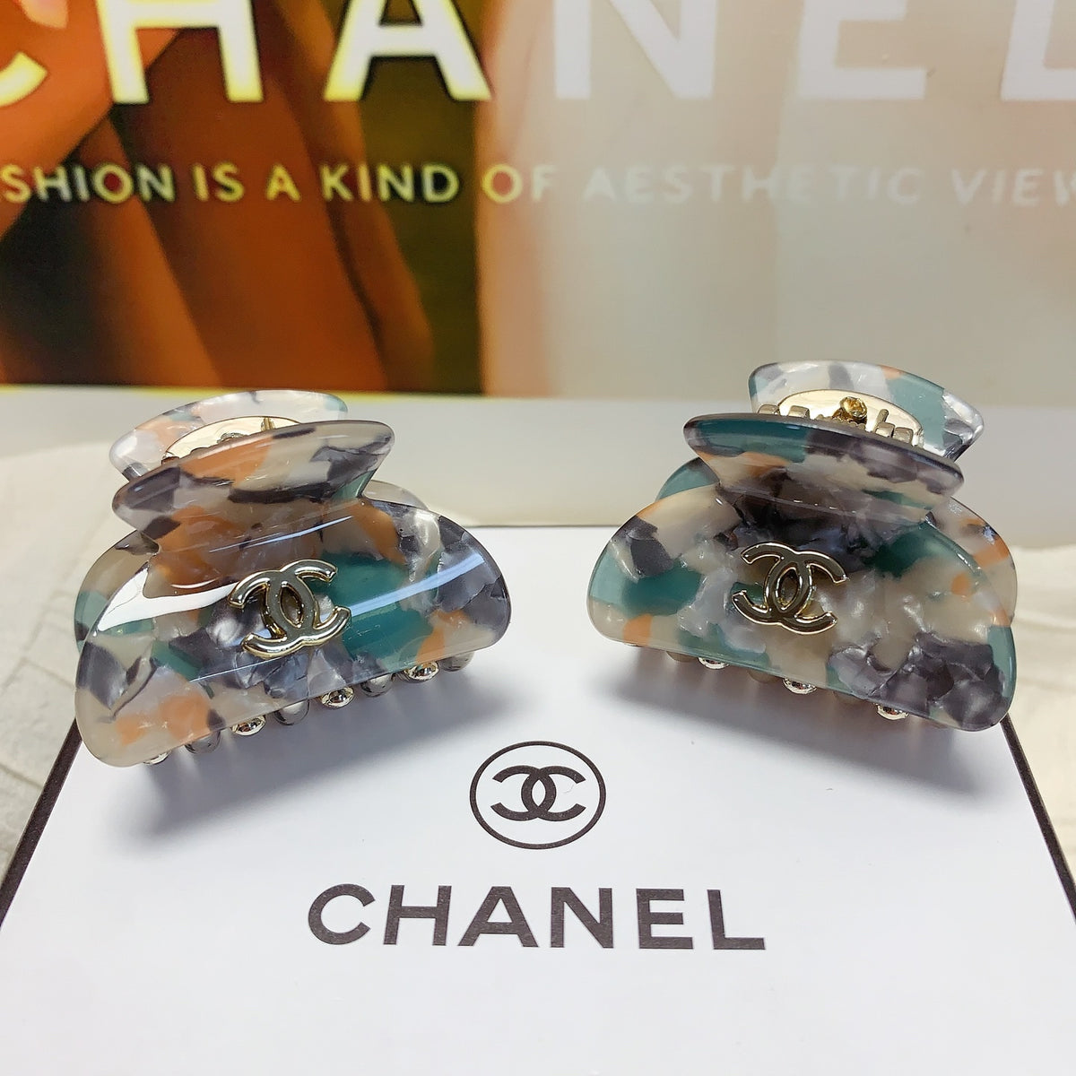 Signature Emblem Hair Clip – Design 005 side detail