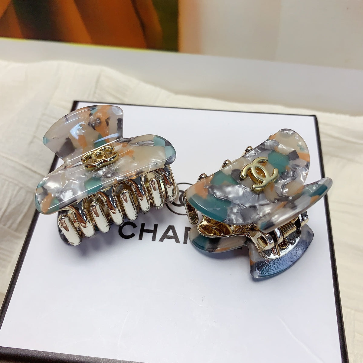 Signature Emblem Hair Clip – Design 005 close-up detail