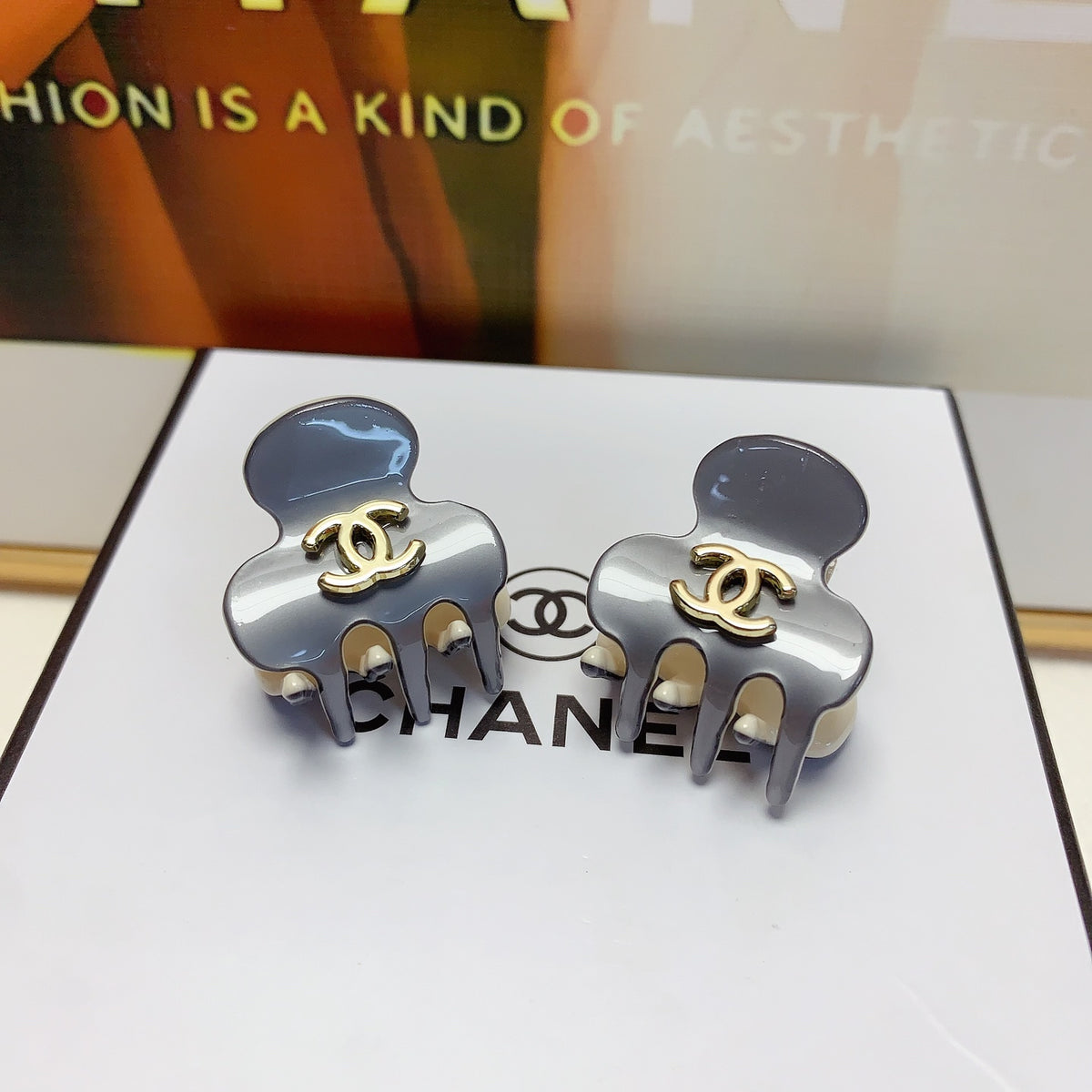 Signature Emblem Hair Clip – Design 006 main product view