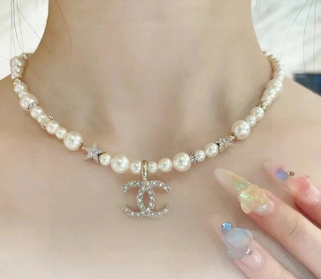 Pearl Pearl-Detail Pendant Necklace – Pearl Detail – Design 034 side detail
