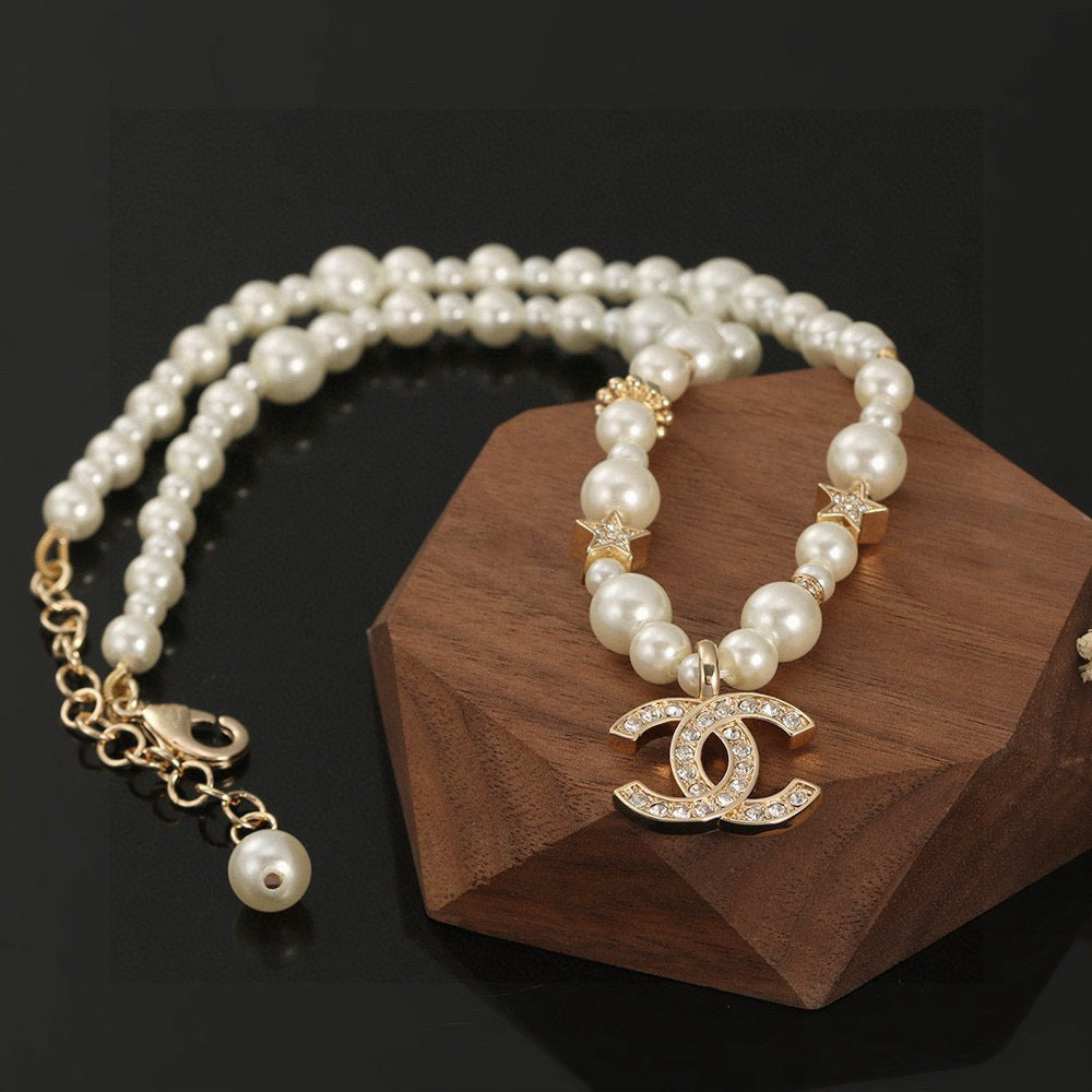 Pearl Pearl-Detail Pendant Necklace – Pearl Detail – Design 034 front product view