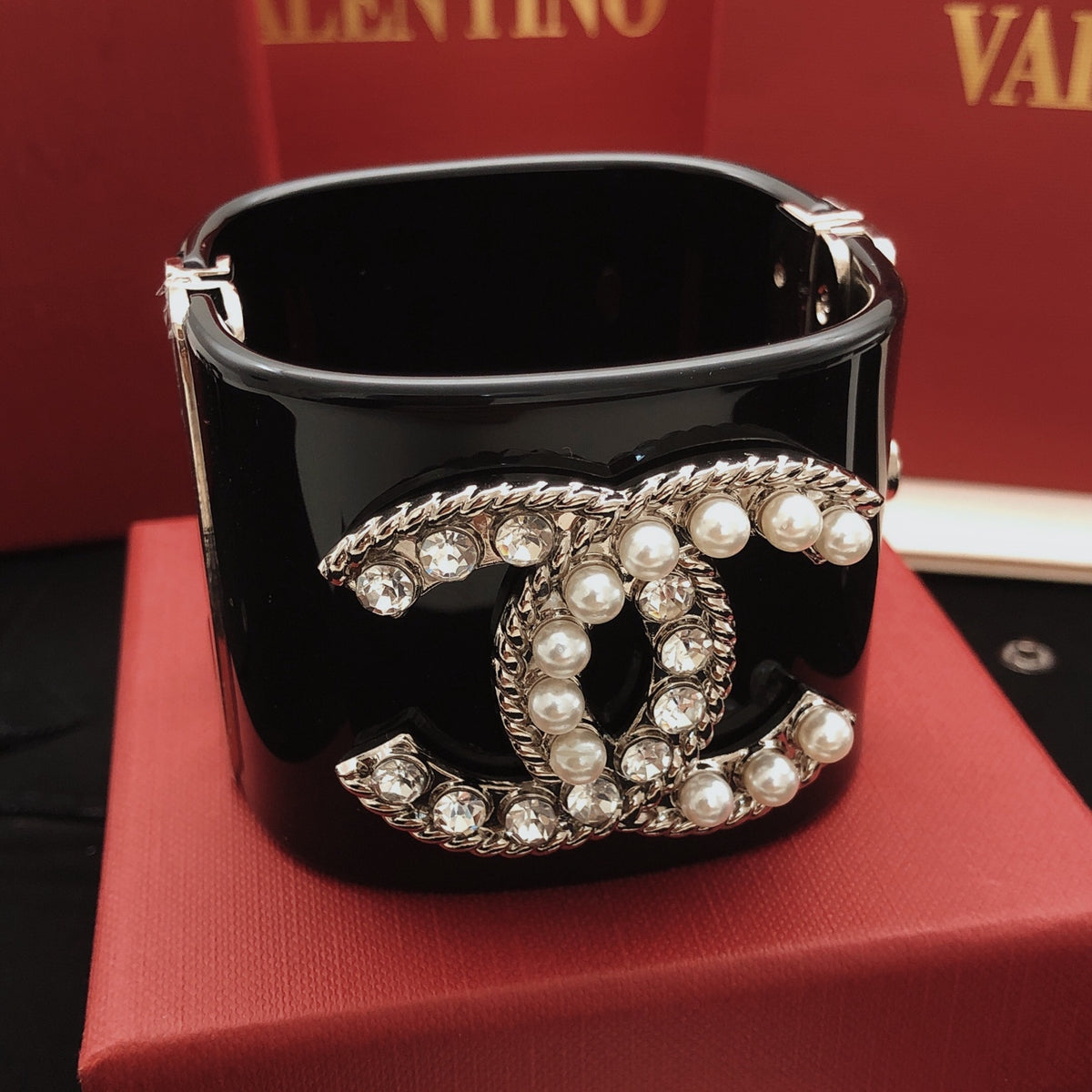 Pearl Bangle in Silver-Tone detail view