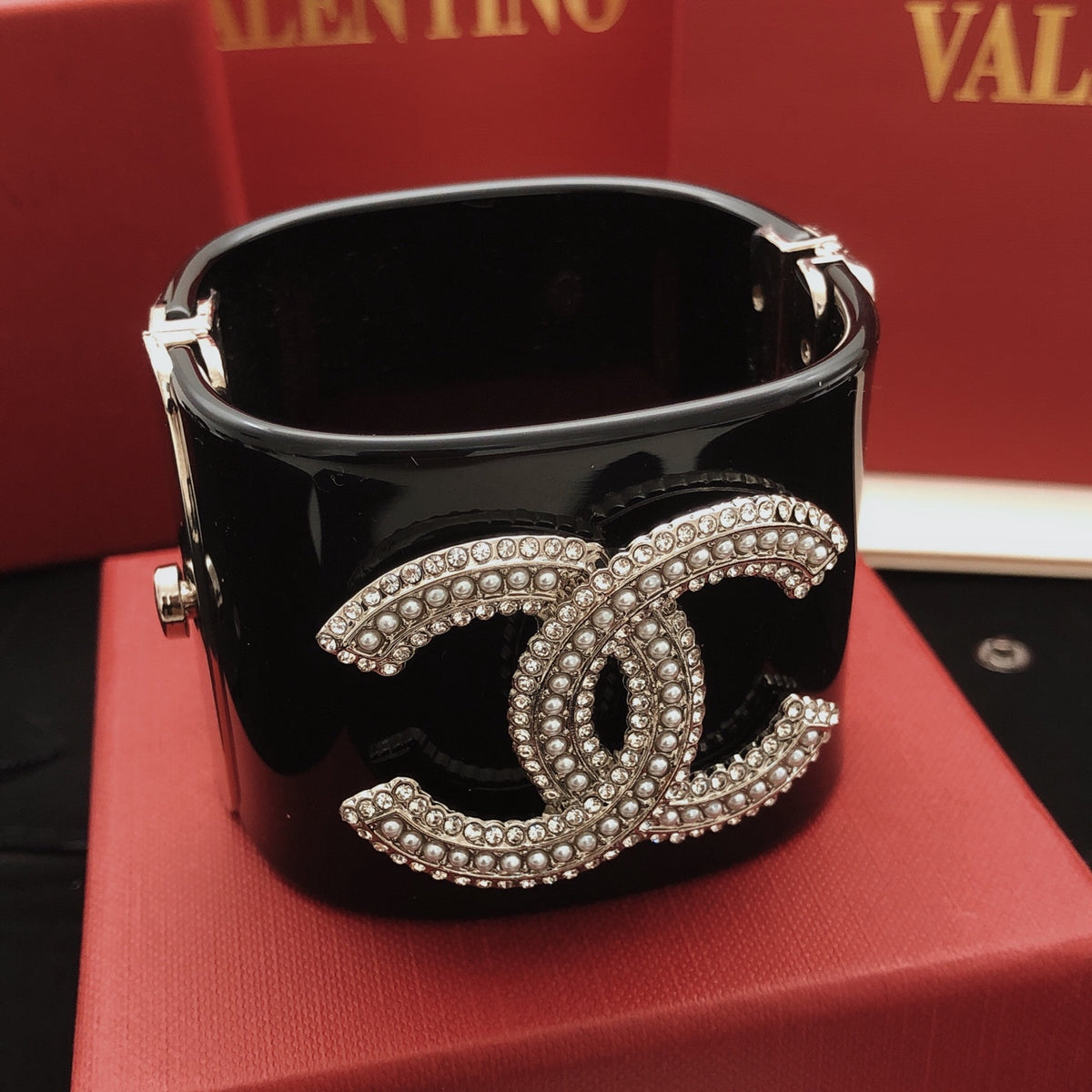 Signature Emblem Bangle in Silver-Tone – Black Detail – Design 002 detail view