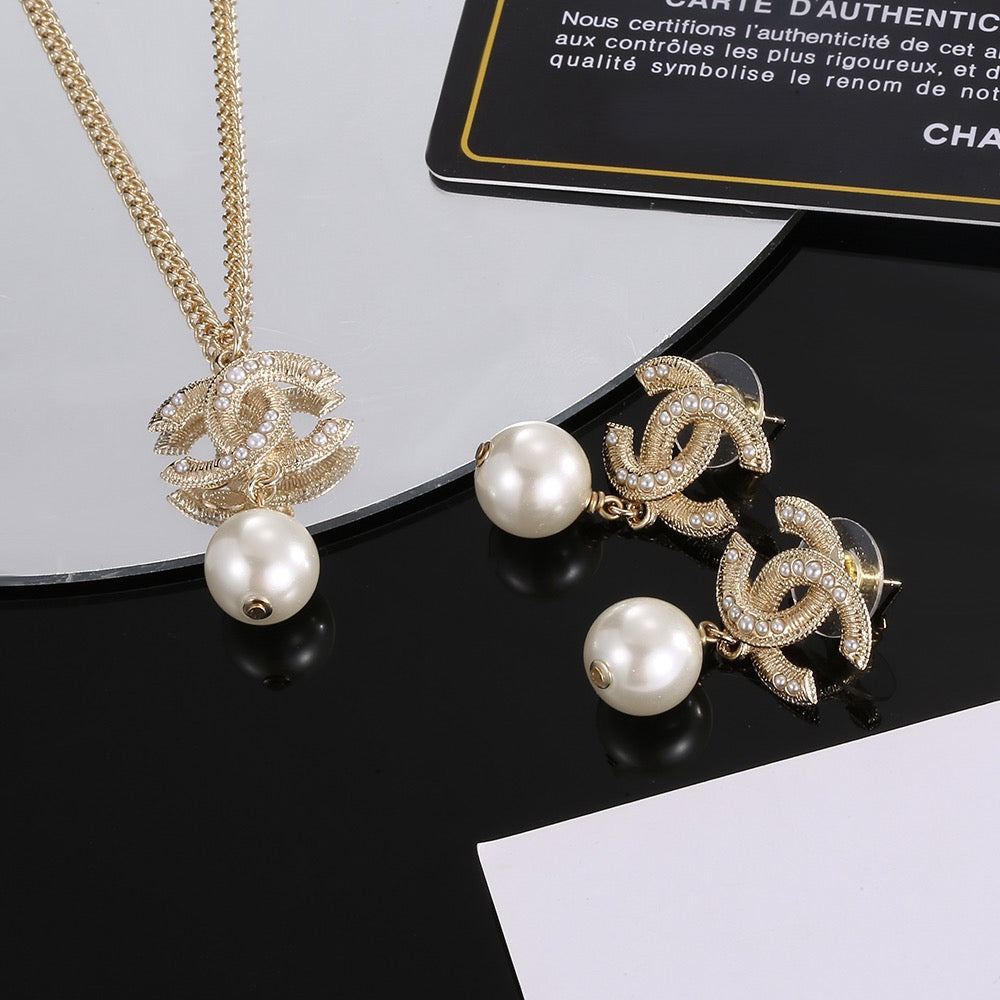 Double-C Emblem Pearl-Detail Pendant Necklace – Pearl Detail – Design 056 side detail