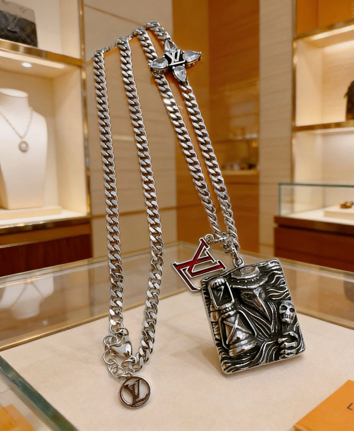 Chain Pendant Necklace in Silver-Tone – Design 029 main product view
