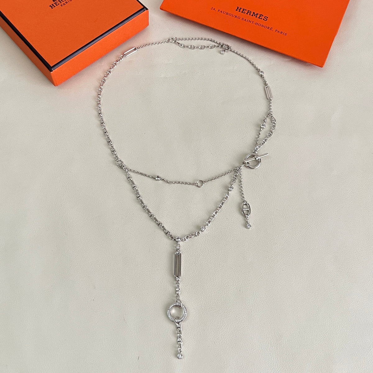 Horse Pendant Necklace in Polished Metal-Tone – Design 022 close-up detail