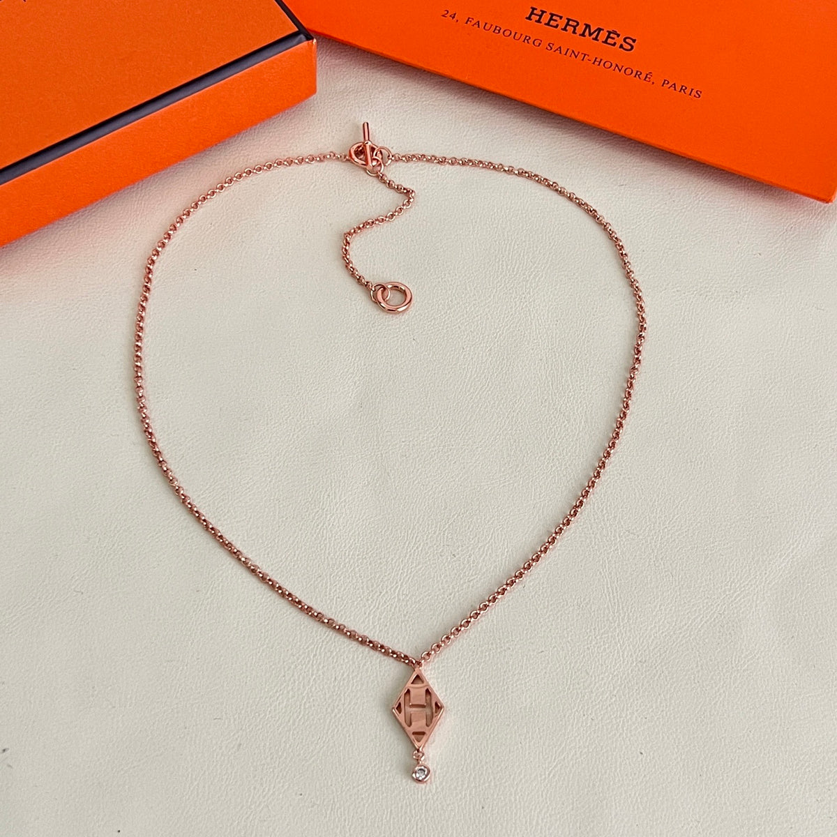 Toggle Pendant Necklace in Polished Metal-Tone – Toggle Detail – Design 022 close-up detail