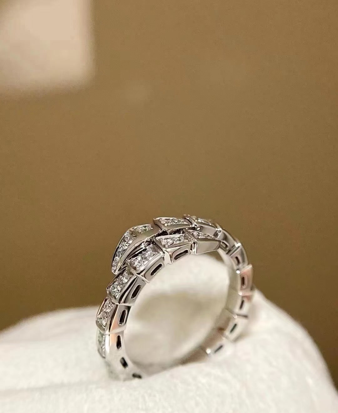 Serpentine Statement Ring in Rose-Gold-Tone – Rose Gold Detail – Design 002 detail view