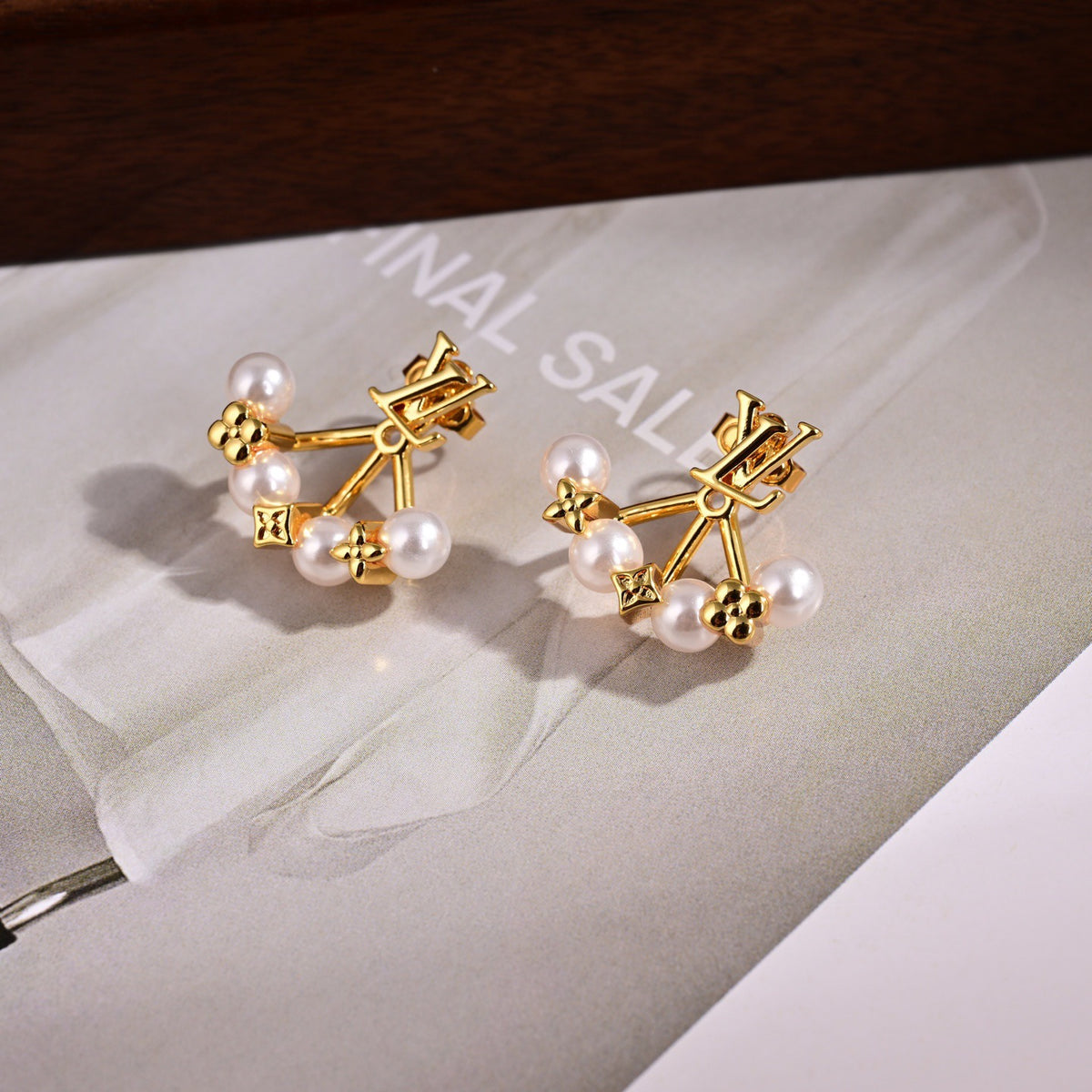 Geometric Emblem Stud Earrings in Polished Metal-Tone – Design 025 main product view