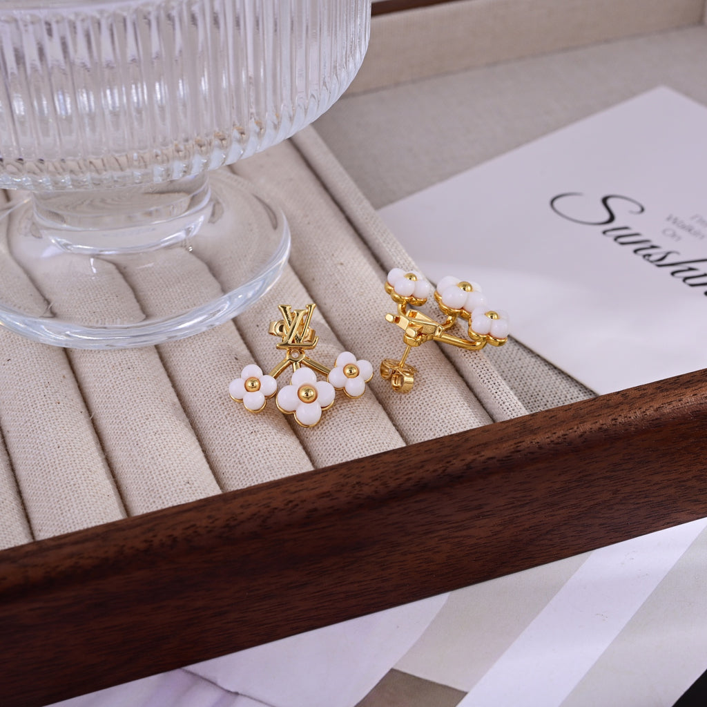 Geometric Emblem Stud Earrings in Polished Metal-Tone – Design 024 detail view