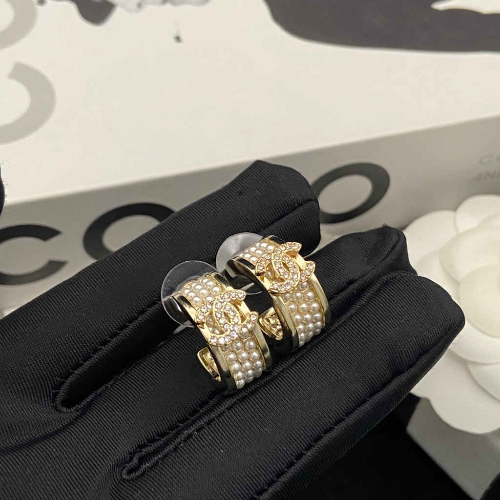 Double-C Emblem Pearl-Detail Stud Earrings – Pearl Detail – Design 011 detail view