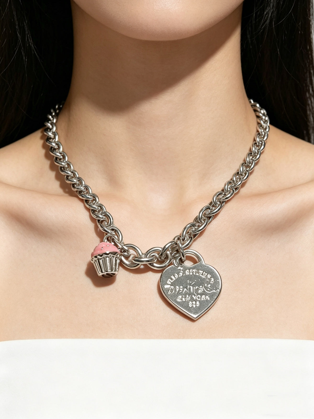 Signature Motif Pendant Necklace in Silver-Tone – Vintage Detail – Design 18 close-up detail