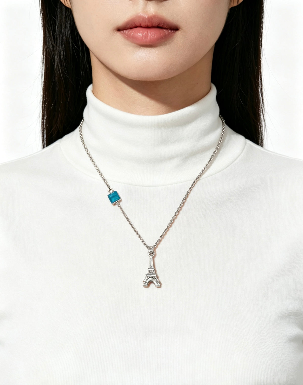Signature Motif Pendant Necklace in Silver-Tone – Vintage Detail – Design 11 close-up detail