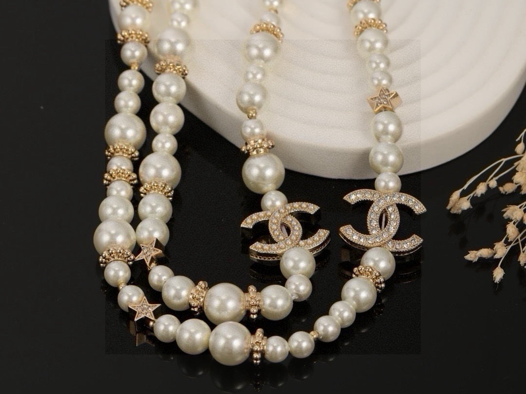Double-C Emblem Pearl-Detail Pendant Necklace – Pearl Detail – Design 086 close-up detail