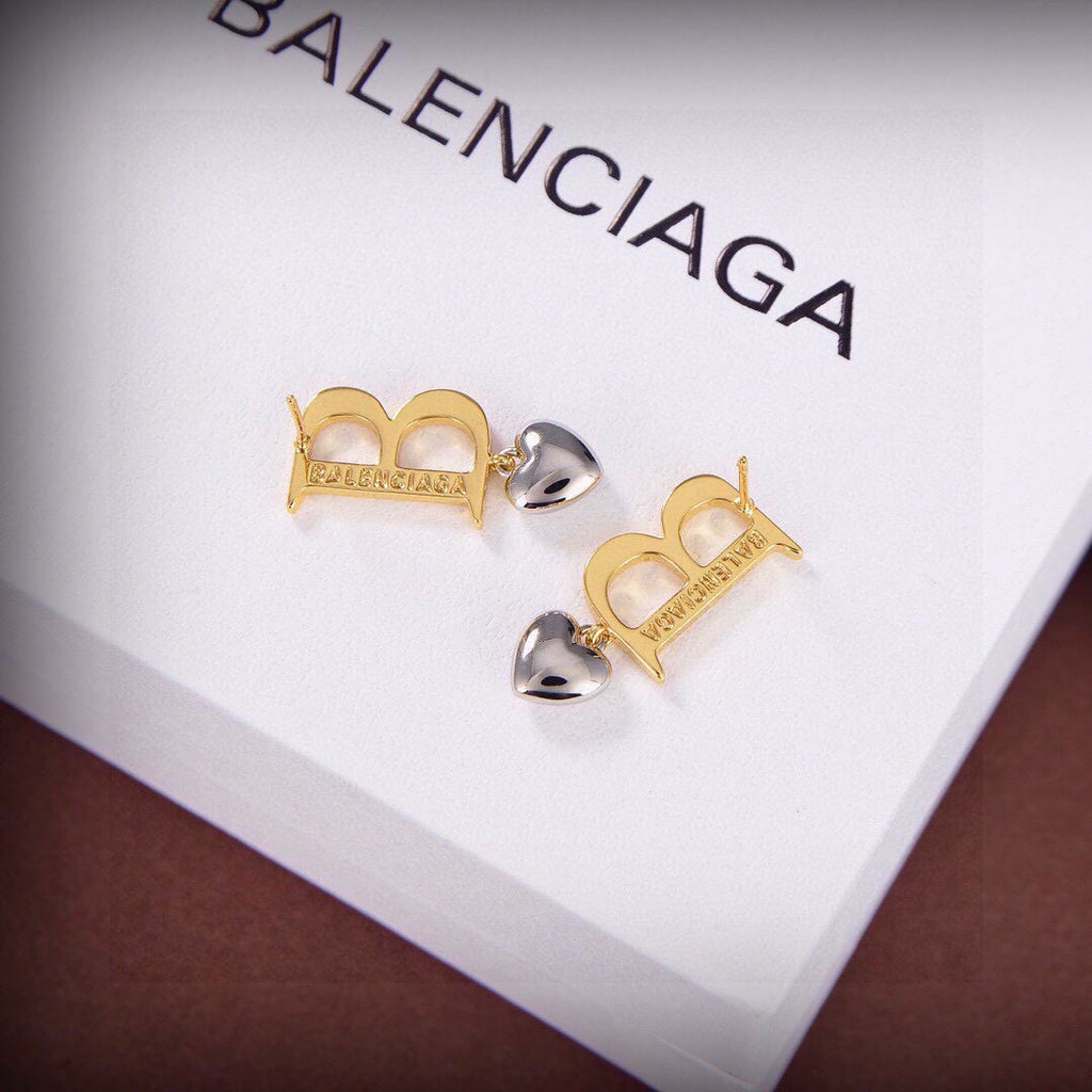 Ring Motif Stud Earrings in Polished Metal-Tone – Design 002 side detail