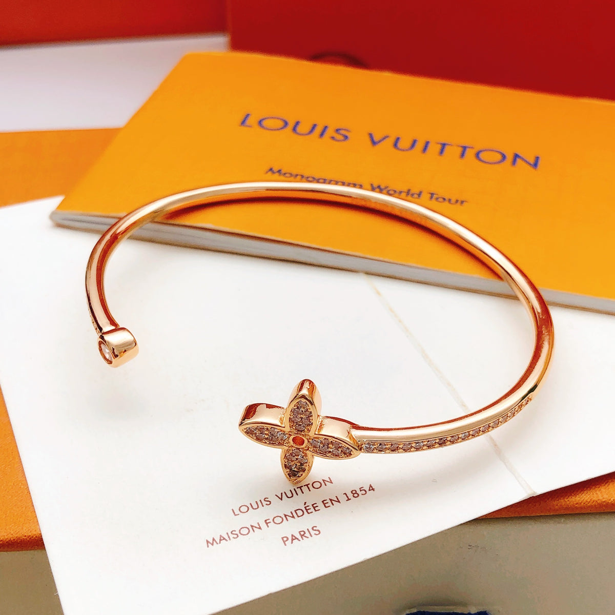 Geometric Emblem Bangle in Rose-Gold-Tone – Rose Gold Detail – Design 003 close-up detail
