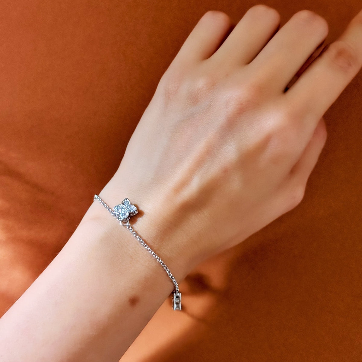 Clover Bracelet in Gold-Tone – Design 02 front product view
