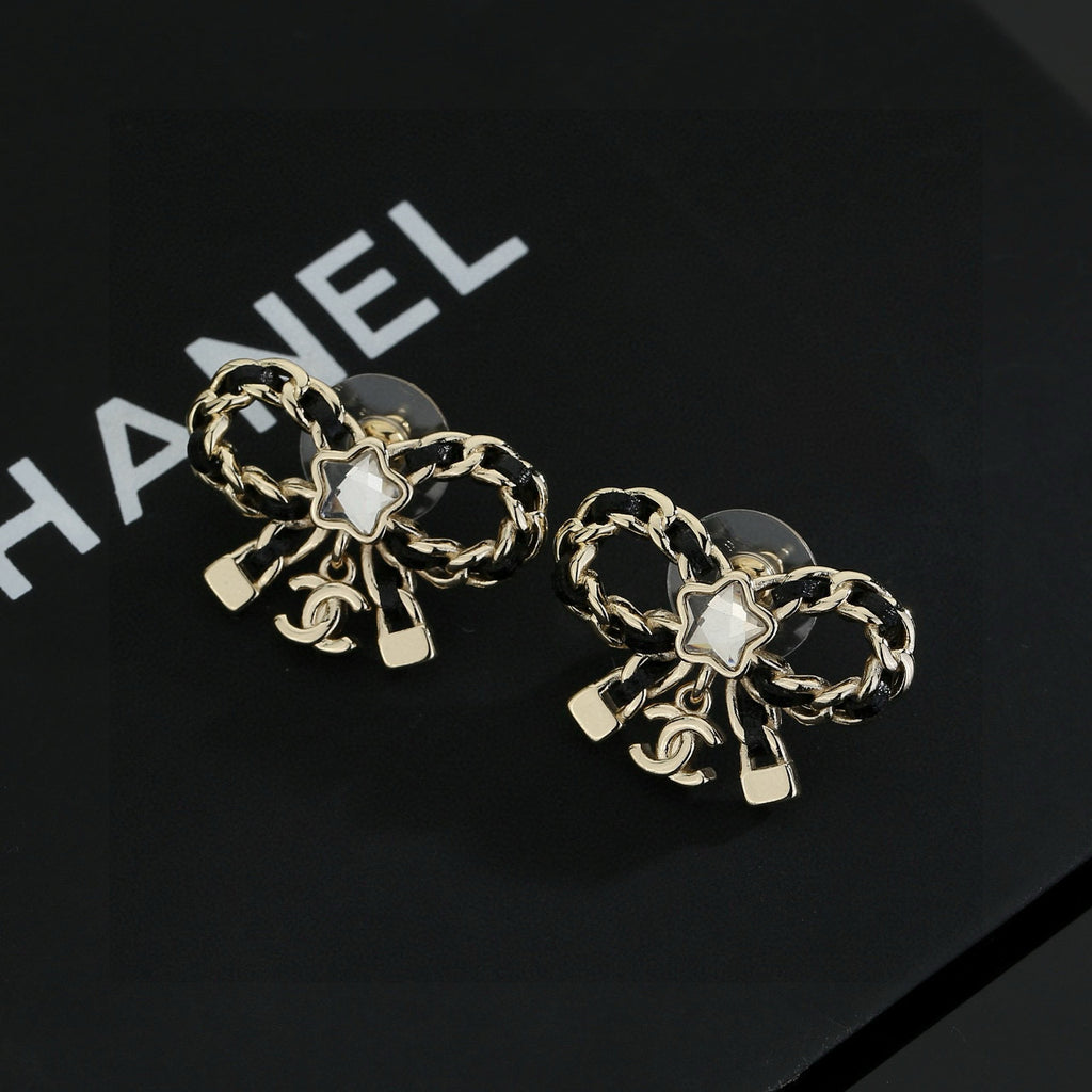 Double-C Emblem Stud Earrings in Polished Metal-Tone – Design 285 main product view