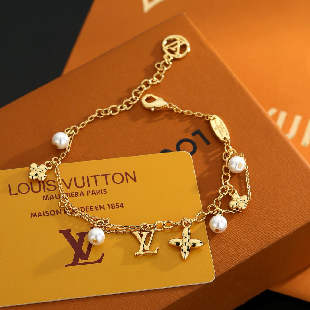 Letter Emblem Bracelet in Polished Metal-Tone – Design 030 detail view