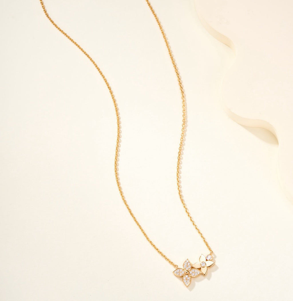 Clover Pendant Necklace in Polished Metal-Tone – Clover Detail – Design 007 main product view