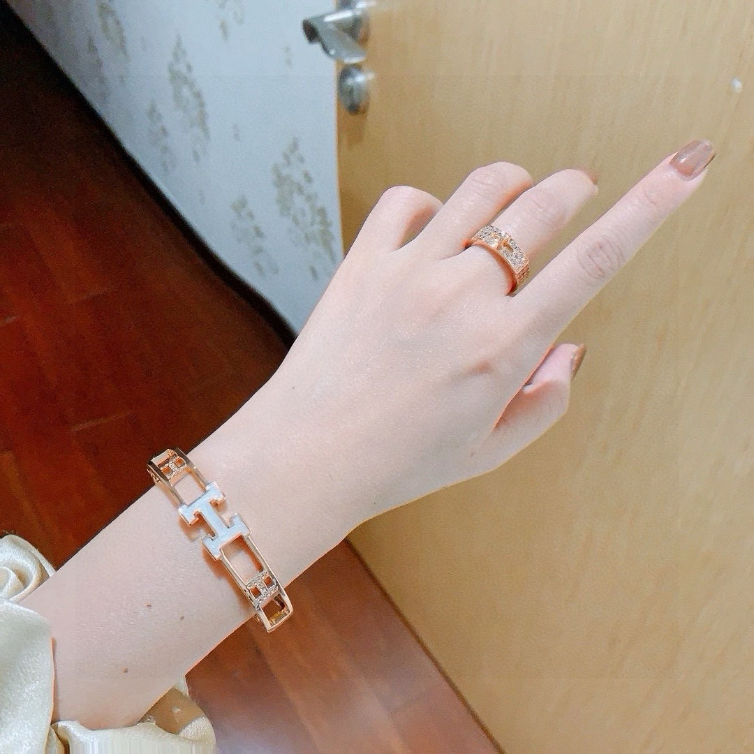 Horse Bangle in Gold-Tone – Design 029 main product view