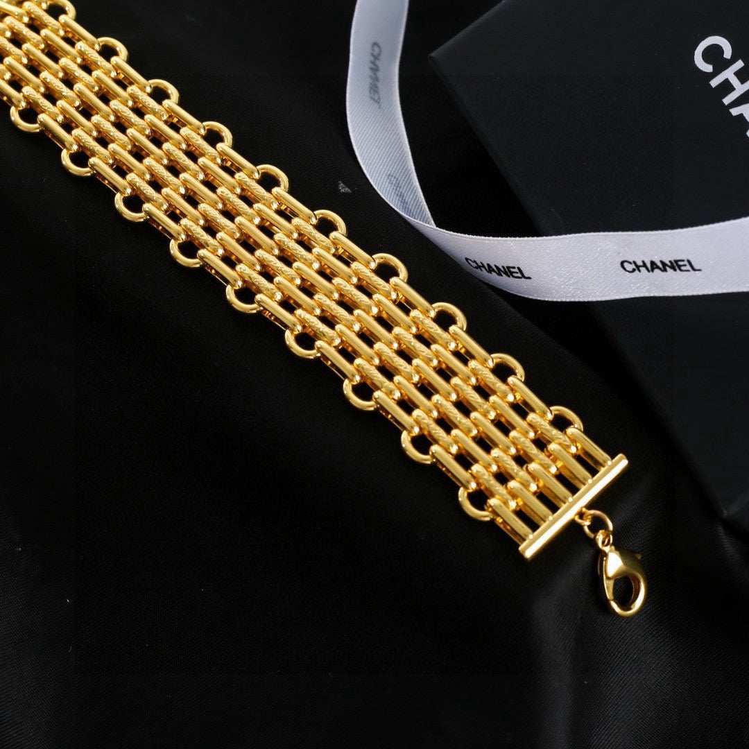 Signature Emblem Jewelry Accessory in Gold-Tone – Design 018 side detail