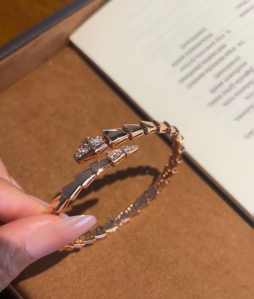 Serpentine Bangle in Rose-Gold-Tone – Rose Gold Detail – Design 002 main product view