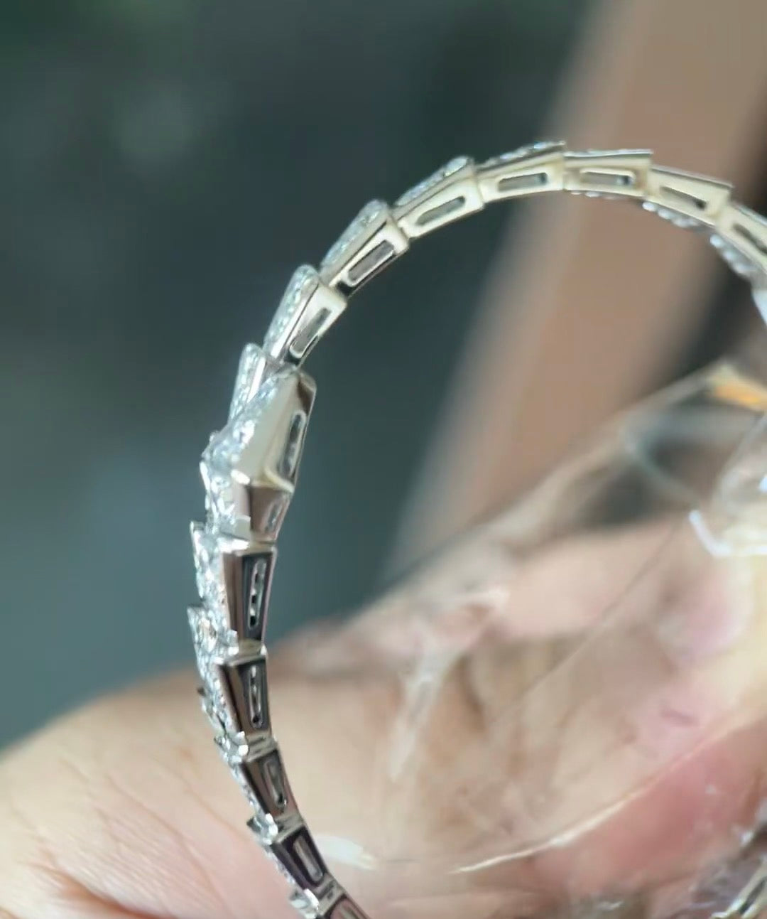 Serpentine Bangle in Rose-Gold-Tone – Rose Gold Detail styled product view
