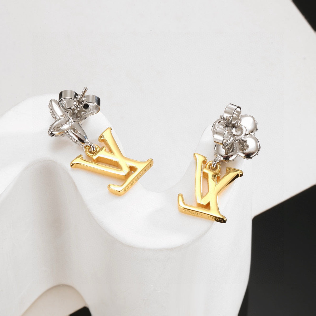 Geometric Emblem Stud Earrings in Polished Metal-Tone – Design 026 side detail