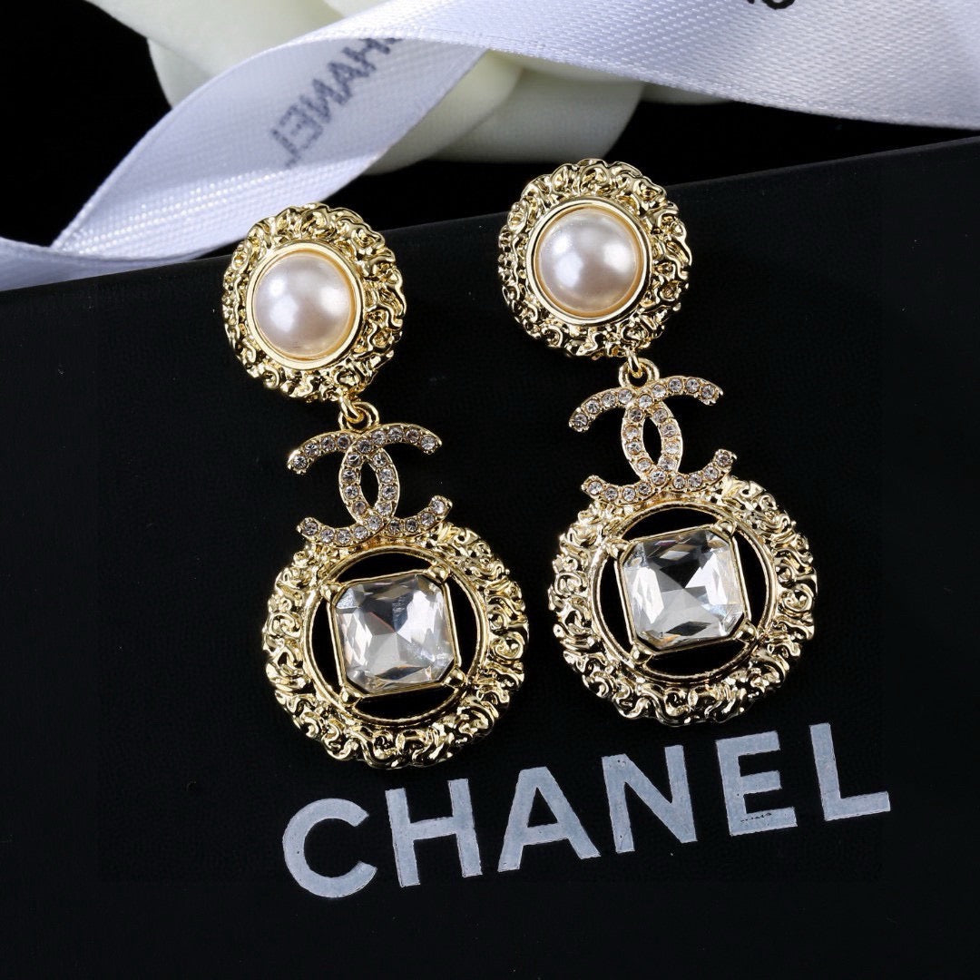 Pearl Pearl-Detail Statement Earrings – Pearl Detail – Design 008 main product view