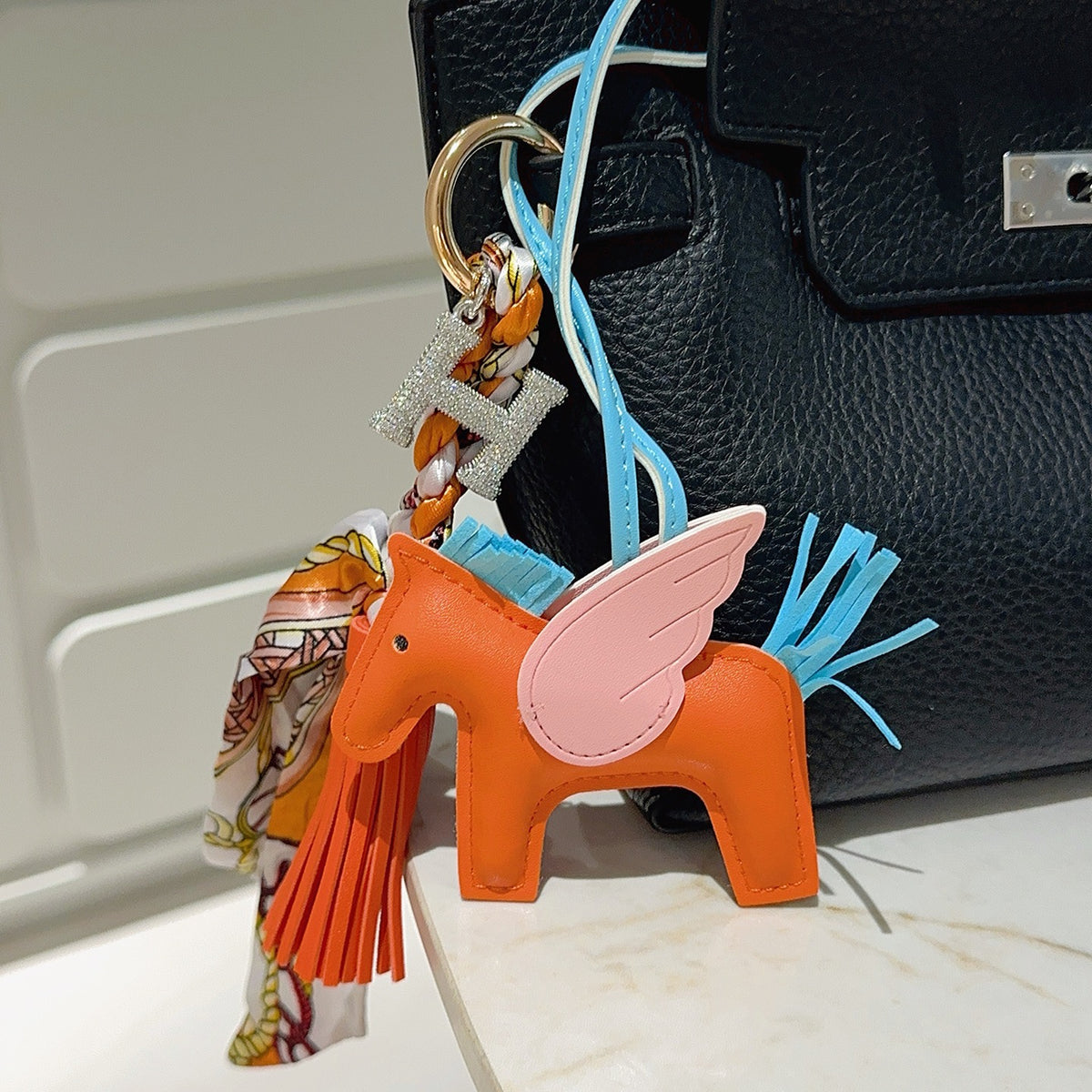 Horse Keychain in Silver-Tone – Design 063 detail view