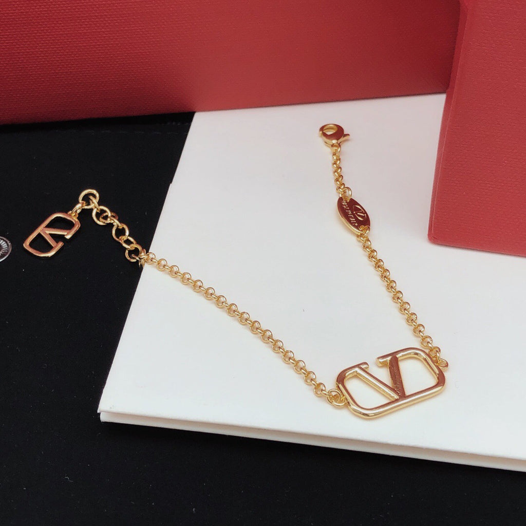 V Emblem Bracelet in Gold-Tone – Design 02 styled detail
