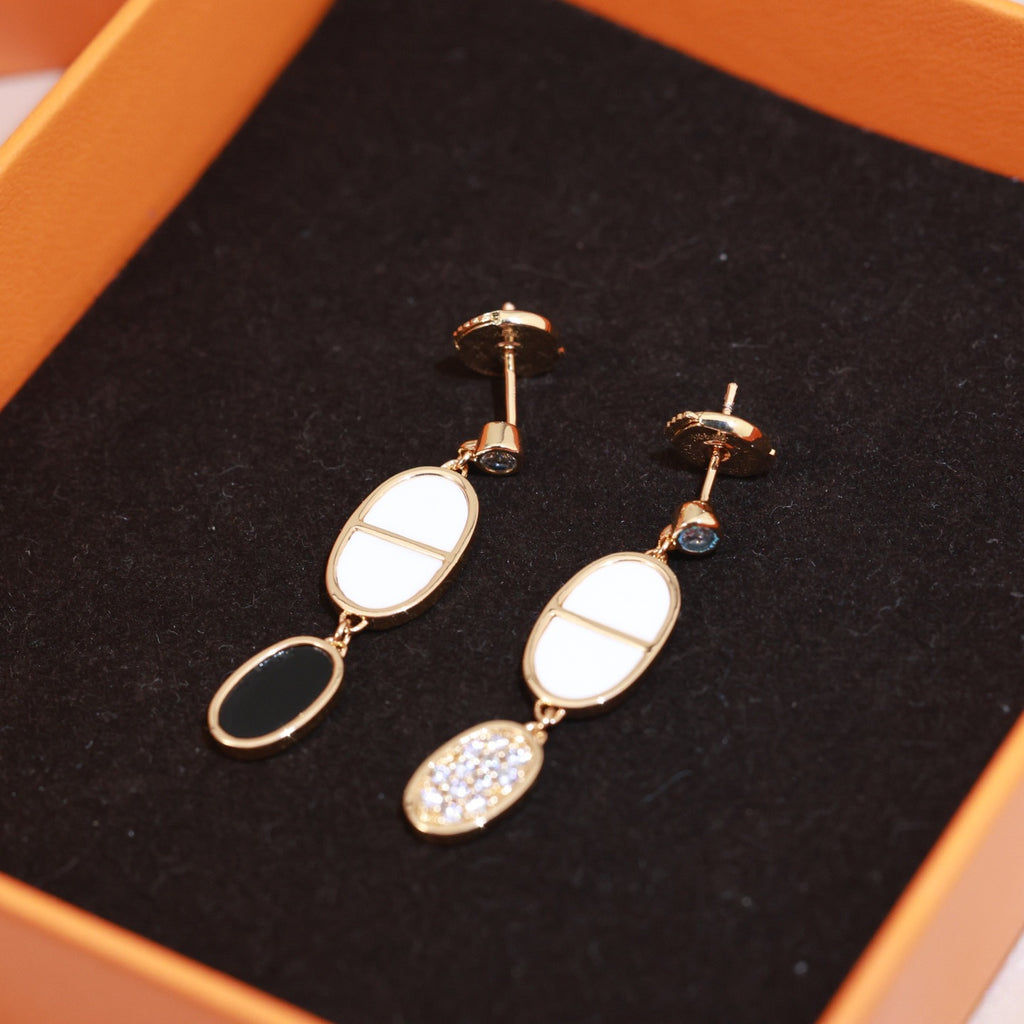 Toggle Stud Earrings in Polished Metal-Tone – Toggle Detail – Design 002 front product view