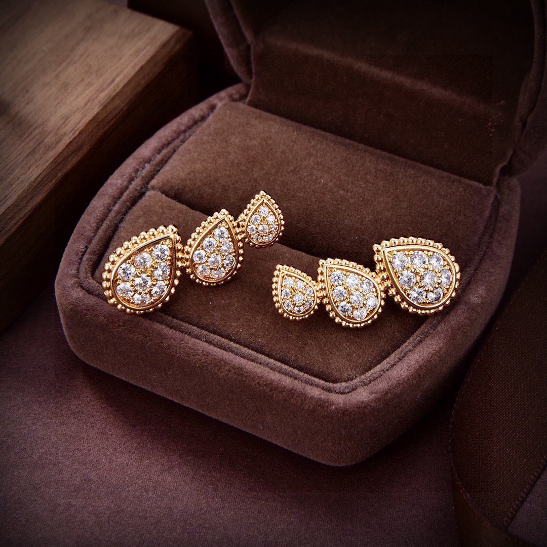 Geometric Emblem Stud Earrings in Polished Metal-Tone – Design 004 side detail