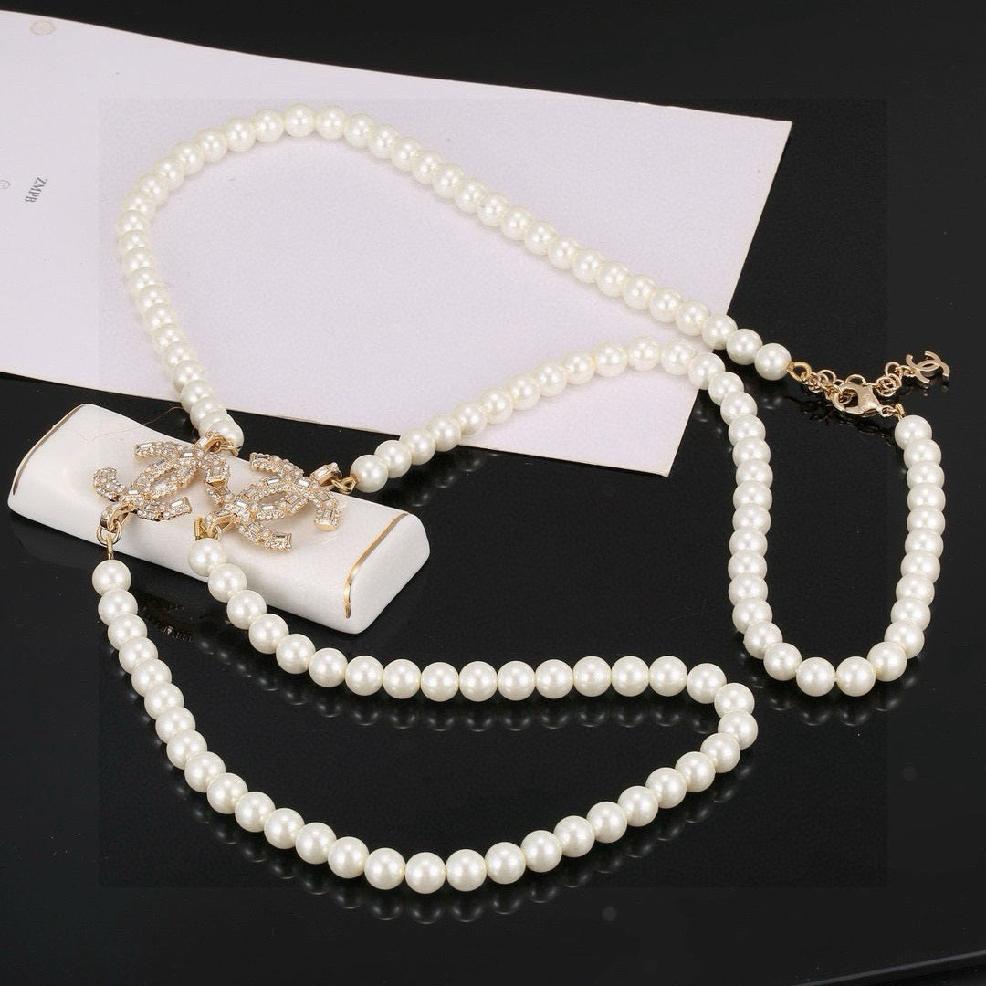 Double-C Emblem Pearl-Detail Pendant Necklace – Pearl Detail – Design 091 detail view