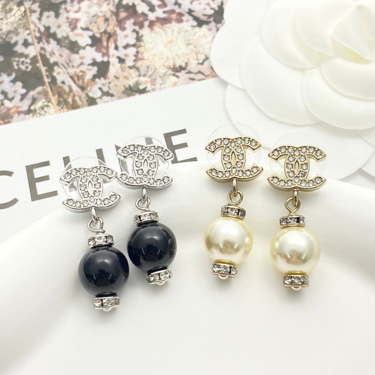 Pearl Pearl-Detail Stud Earrings – Pearl Detail – Design 010 detail view