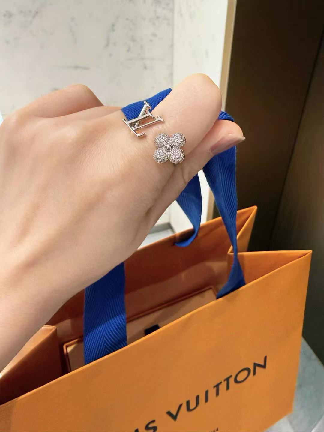 Clover Statement Ring in Polished Metal-Tone – Clover Detail front product view
