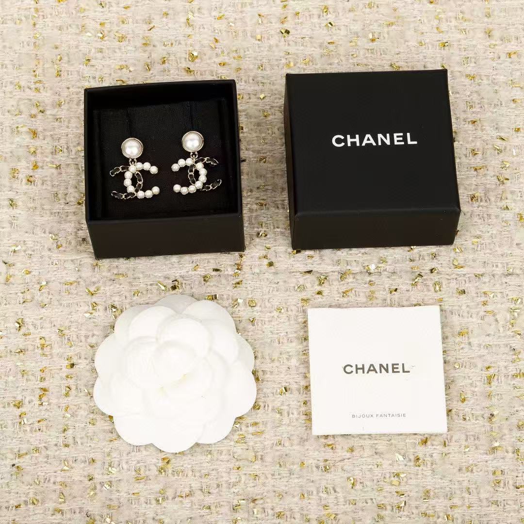Signature Emblem Crystal-Accent Stud Earrings – Red Detail – Design 006 detail view
