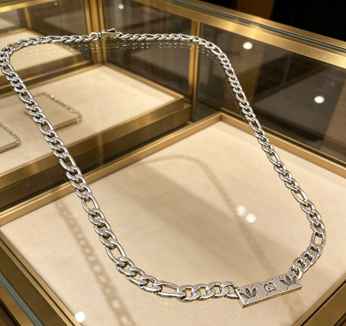 Double-G Emblem Pendant Necklace in Polished Metal-Tone – Design 173 side detail